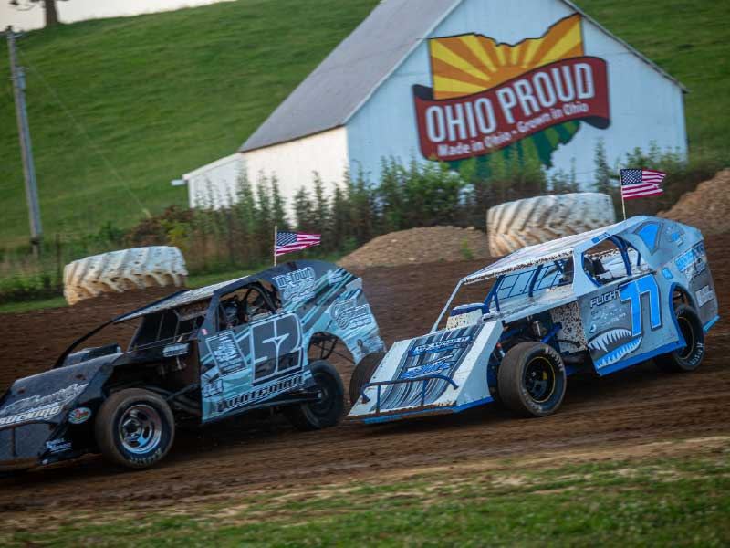 UMP Modifieds racing at 35 Raceway Park